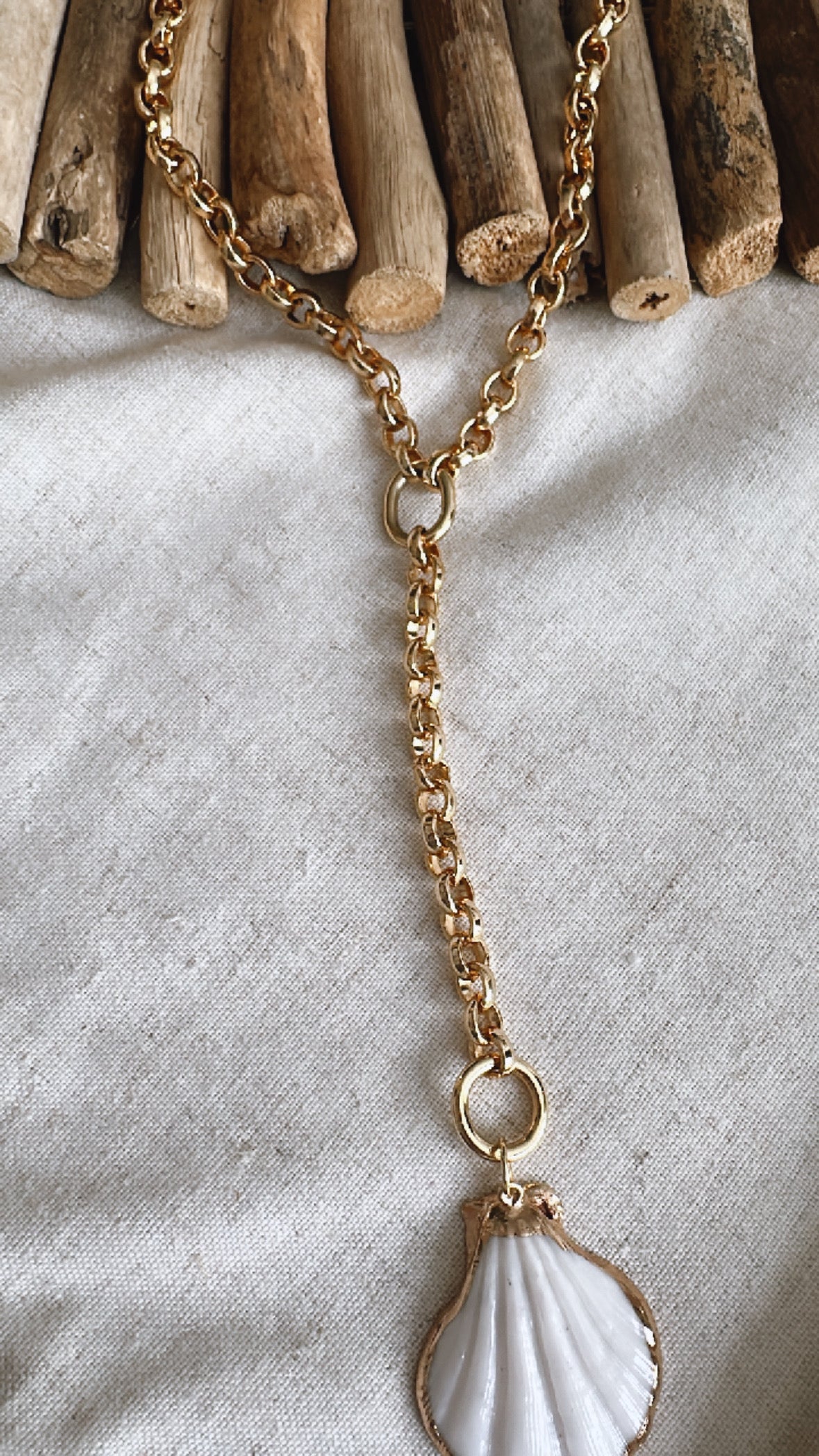 Shelly Lariat Necklace